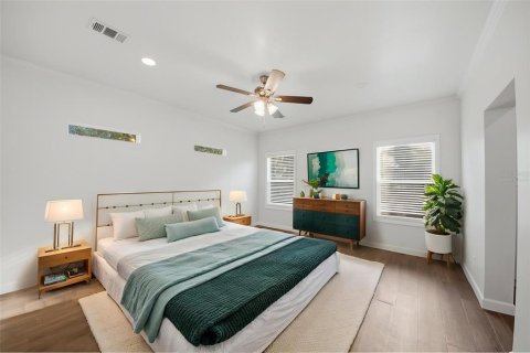 House in Orlando, Florida 4 bedrooms, 178.37 sq.m. № 2107116 - photo 17