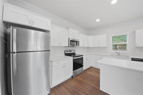 House in Orlando, Florida 4 bedrooms, 178.37 sq.m. № 2107116 - photo 7