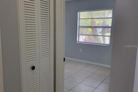 Casa en venta en Kissimmee, Florida, 2 dormitorios, 92.07 m2 № 1885513 - foto 8
