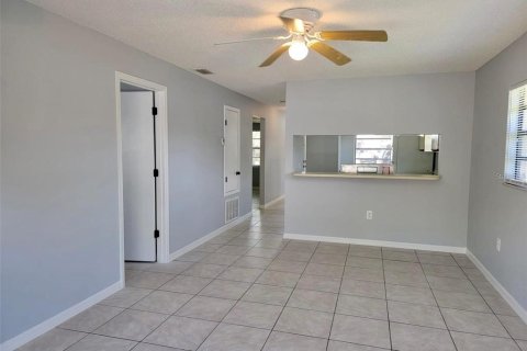 Casa en venta en Kissimmee, Florida, 2 dormitorios, 92.07 m2 № 1885513 - foto 11