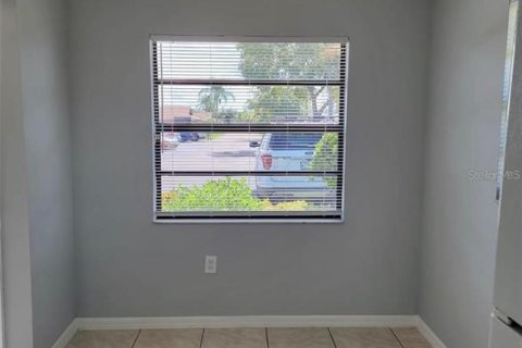 Casa en venta en Kissimmee, Florida, 2 dormitorios, 92.07 m2 № 1885513 - foto 4