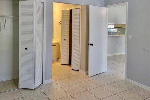 Casa en venta en Kissimmee, Florida, 2 dormitorios, 92.07 m2 № 1885513 - foto 13