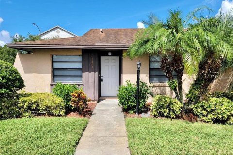 Casa en venta en Kissimmee, Florida, 2 dormitorios, 92.07 m2 № 1885513 - foto 1