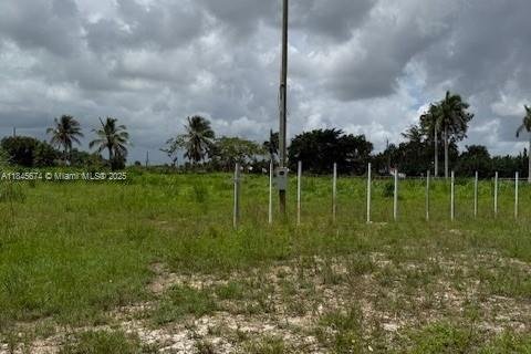 Commercial property in Miami-Dade, Florida № 1940630 - photo 10