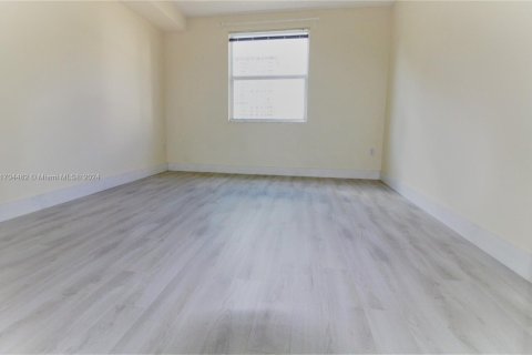 Condo in Sunny Isles Beach, Florida, 2 bedrooms  № 1942812 - photo 22