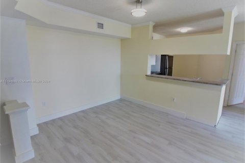 Condo in Sunny Isles Beach, Florida, 2 bedrooms  № 1942812 - photo 11