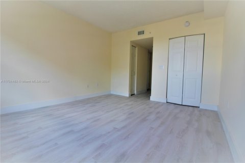 Condo in Sunny Isles Beach, Florida, 2 bedrooms  № 1942812 - photo 21