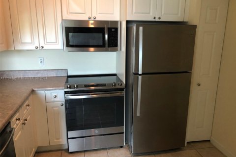 Condo in Sunny Isles Beach, Florida, 2 bedrooms  № 1942812 - photo 4