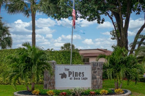 Condo in Boca Raton, Florida, 2 bedrooms  № 970629 - photo 1