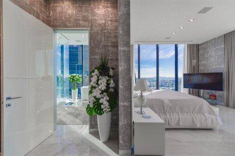 Condo in Sunny Isles Beach, Florida, 2 bedrooms  № 1928414 - photo 16