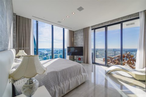 Condo in Sunny Isles Beach, Florida, 2 bedrooms  № 1928414 - photo 17