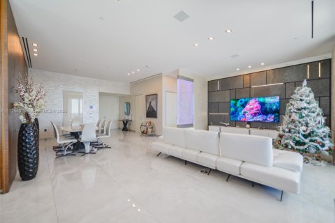 Condo in Sunny Isles Beach, Florida, 2 bedrooms  № 1928414 - photo 3