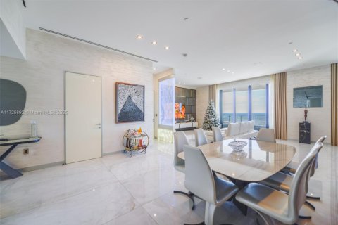 Condo in Sunny Isles Beach, Florida, 2 bedrooms  № 1928414 - photo 11