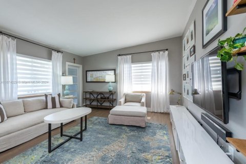 Снять в аренду кондоминиум в Норт-Майами-Бич, Флорида 1 спальня, 79.9м2, № 1985117 - фото 3