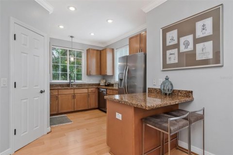 Townhouse in Tampa, Florida 3 bedrooms, 144.28 sq.m. № 2151533 - photo 15