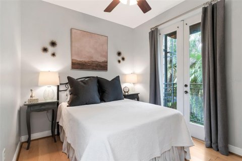 Townhouse in Tampa, Florida 3 bedrooms, 144.28 sq.m. № 2151533 - photo 20