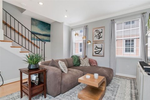 Townhouse in Tampa, Florida 3 bedrooms, 144.28 sq.m. № 2151533 - photo 6