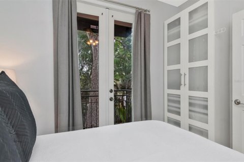 Townhouse in Tampa, Florida 3 bedrooms, 144.28 sq.m. № 2151533 - photo 21