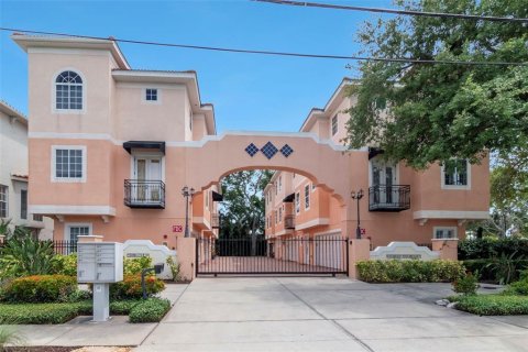 Touwnhouse à Tampa, Floride 3 chambres, 144.28 m2 № 2151533