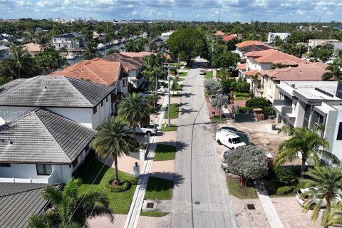 Купить земельный участок в Лайтхаус-Пойнт, Флорида № 1952308 - фото 11