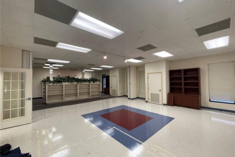 Propiedad comercial en alquiler en Ocala, Florida, 223.89 m2 № 441078 - foto 17