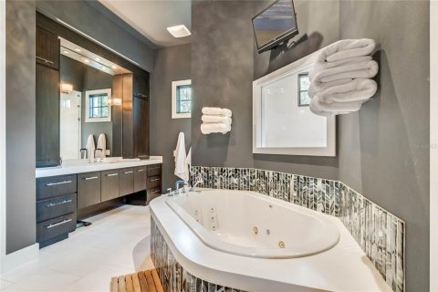 Casa en venta en Winter Park, Florida, 4 dormitorios, 452.9 m2 № 1449327 - foto 20