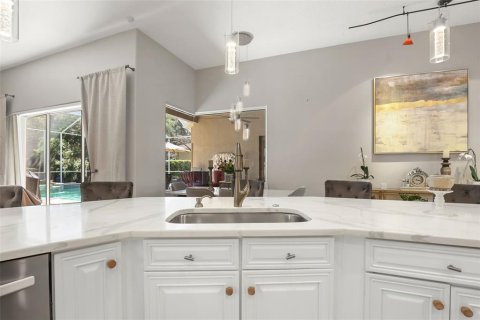 House in Wesley Chapel, Florida 5 bedrooms, 361.48 sq.m. № 2115265 - photo 10