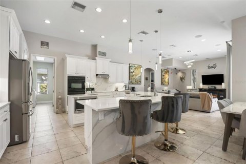 House in Wesley Chapel, Florida 5 bedrooms, 361.48 sq.m. № 2115265 - photo 5