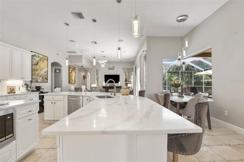 House in Wesley Chapel, Florida 5 bedrooms, 361.48 sq.m. № 2115265 - photo 8
