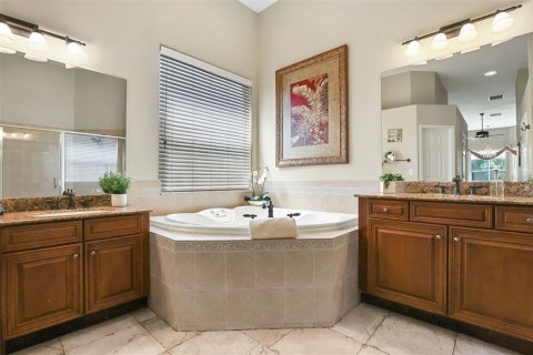 House in Wesley Chapel, Florida 5 bedrooms, 361.48 sq.m. № 2115265 - photo 26