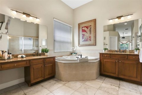 House in Wesley Chapel, Florida 5 bedrooms, 361.48 sq.m. № 2115265 - photo 25