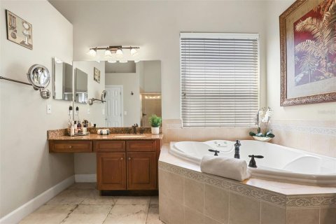 House in Wesley Chapel, Florida 5 bedrooms, 361.48 sq.m. № 2115265 - photo 27