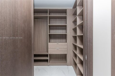 Купить кондоминиум в Майами, Флорида 4 спальни, 371.14м2, № 2051873 - фото 25