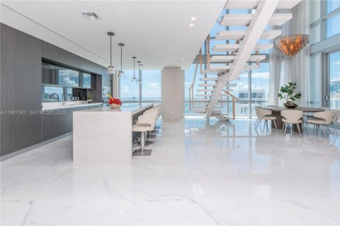 Купить кондоминиум в Майами, Флорида 4 спальни, 371.14м2, № 2051873 - фото 8