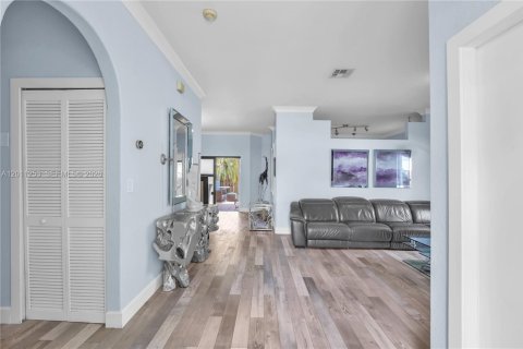 Villa ou maison à louer à Miami, Floride: 4 chambres, 158.68 m2 № 2171089 - photo 4