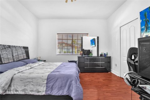 Villa ou maison à louer à Miami, Floride: 4 chambres, 158.68 m2 № 2171089 - photo 16