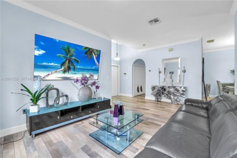 Villa ou maison à louer à Miami, Floride: 4 chambres, 158.68 m2 № 2171089 - photo 7