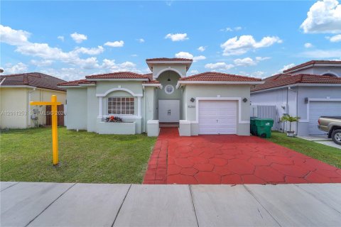 Villa ou maison à louer à Miami, Floride: 4 chambres, 158.68 m2 № 2171089 - photo 2