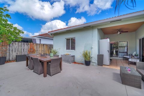 Villa ou maison à louer à Miami, Floride: 4 chambres, 158.68 m2 № 2171089 - photo 12