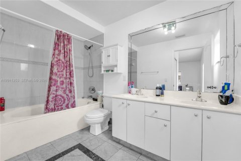 Villa ou maison à louer à Miami, Floride: 4 chambres, 158.68 m2 № 2171089 - photo 23