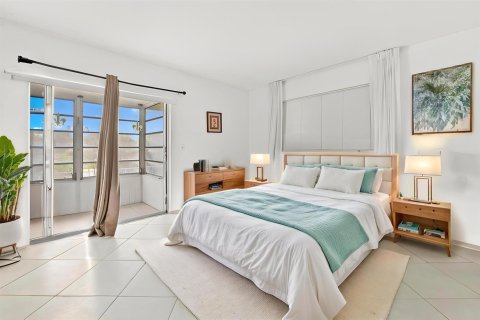 Condo in West Palm Beach, Florida, 1 bedroom  № 2392136 - photo 13