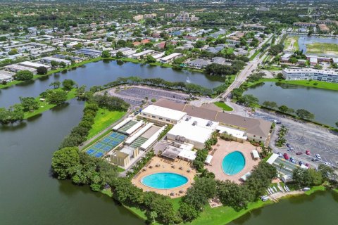 Condo in West Palm Beach, Florida, 1 bedroom  № 2392136 - photo 24