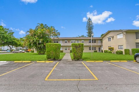 Condo in West Palm Beach, Florida, 1 bedroom  № 2392136