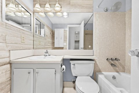 Condo in West Palm Beach, Florida, 1 bedroom  № 2392136 - photo 15