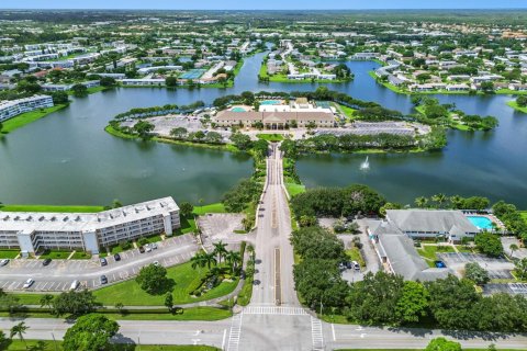 Condo in West Palm Beach, Florida, 1 bedroom  № 2392136 - photo 22