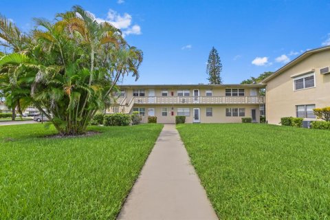 Condo in West Palm Beach, Florida, 1 bedroom  № 2392136 - photo 18