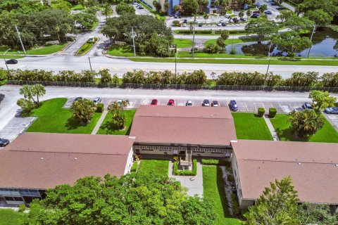 Condo in West Palm Beach, Florida, 1 bedroom  № 2392136 - photo 27