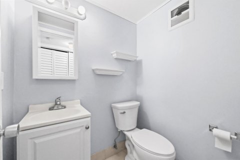 Condo in West Palm Beach, Florida, 1 bedroom  № 2392136 - photo 12