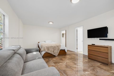 Купить коммерческую недвижимость в Майами, Флорида 138.52м2, № 2030784 - фото 28