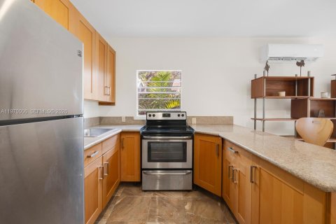 Купить коммерческую недвижимость в Майами, Флорида 138.52м2, № 2030784 - фото 25